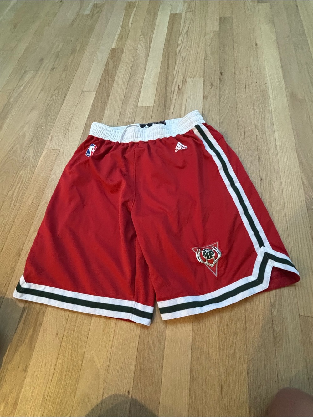 Adidas NBA Milwaukee Bucks Red Basketball Shorts Men’s Large L